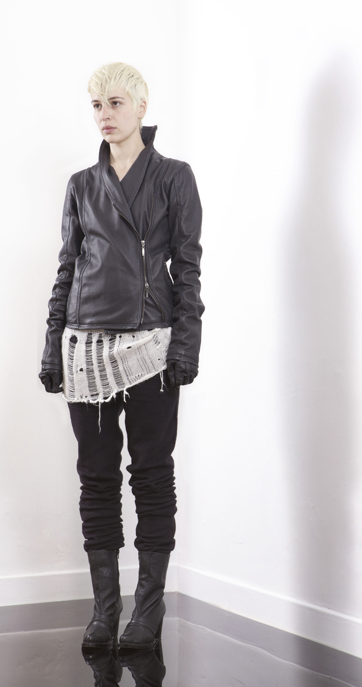 A NEW CROSS SS13 woman 3