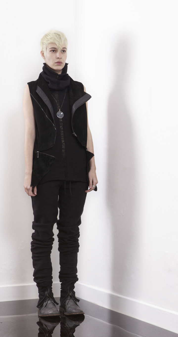 A NEW CROSS SS13 woman 7